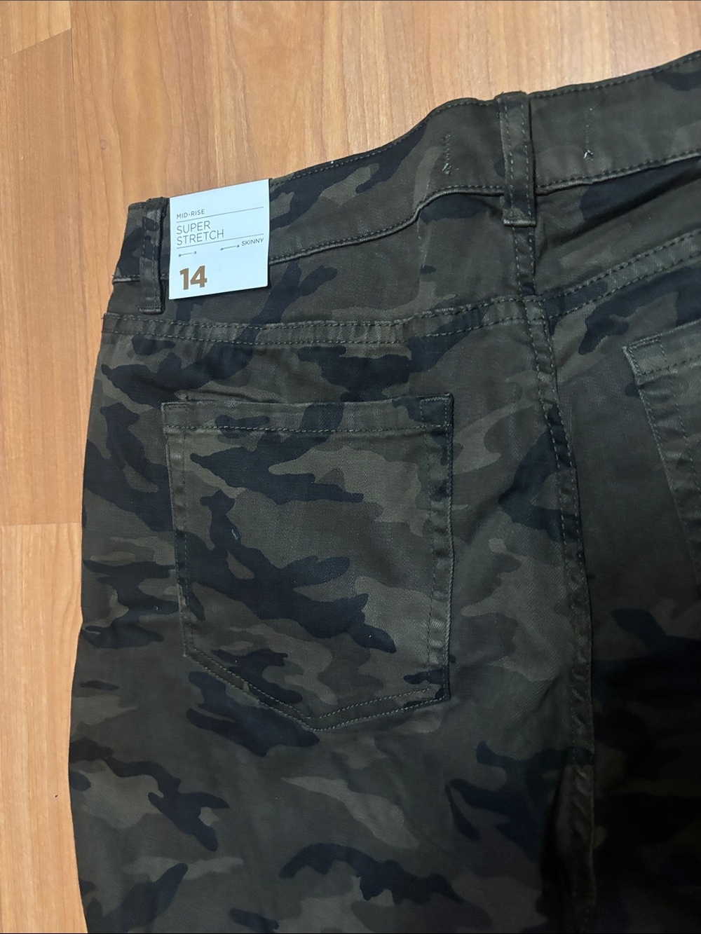 Lane Bryant Camo Super Stretch Skinny Pants Jeans Distressed Women’s Plus 14 NWT - Picture 11 of 12